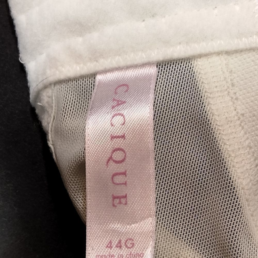 Cacique Plus Sized Bra - Picture 2 of 7